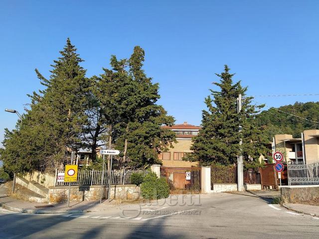 Palazzo in vendita a Ferrazzano, Molise