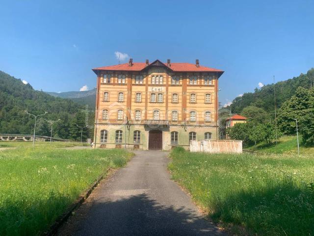 Palazzo in vendita a Unione Montana di Comuni delle Valli di Lanzo, Ceronda e Casternone, Piemonte