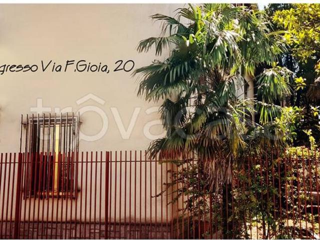 Palazzo in vendita a Gallarate, Lombardia