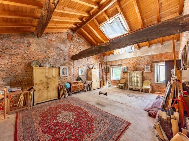Palazzo in vendita a Lainate, Lombardia