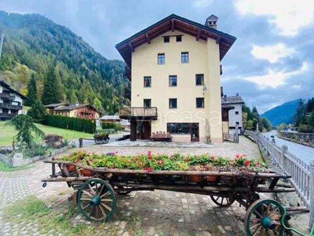 Palazzo in vendita a Gressoney Saint Jean, Aosta