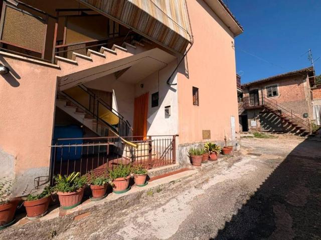 Palazzo in vendita a Valle Mazzone, Roma Capitale