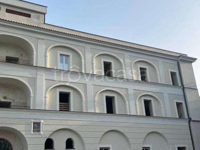 Palazzo in vendita a Lettere, Campania
