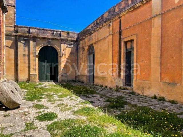 Palazzo in vendita a Puglia, Lecce