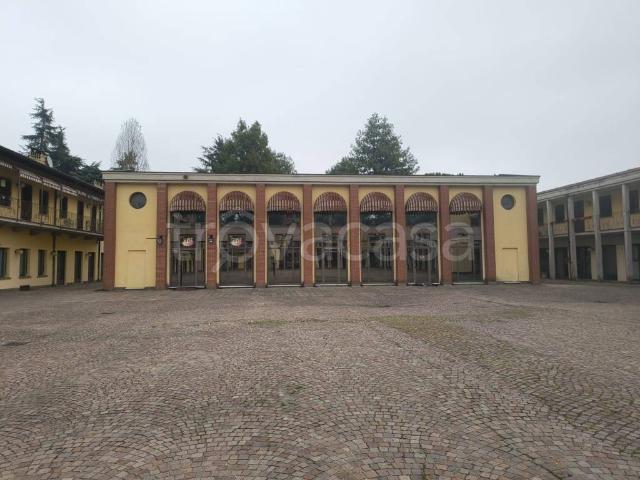 Palazzo in vendita a Cascina Mazzino, Rho