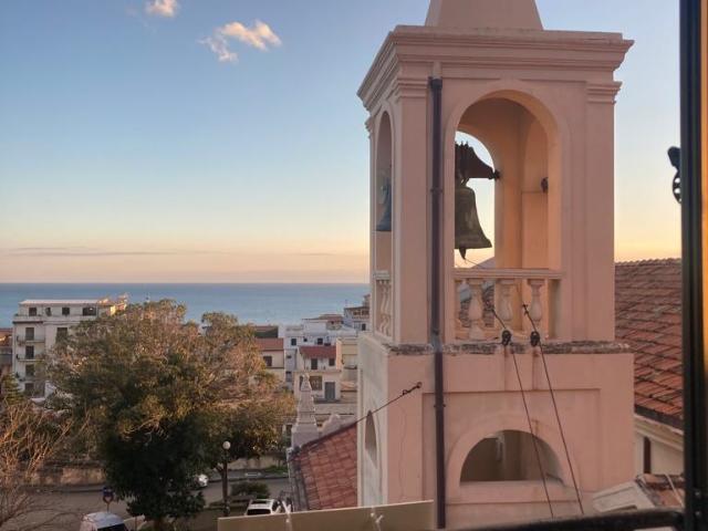 Palazzo in vendita a Calabria, Reggio Calabria