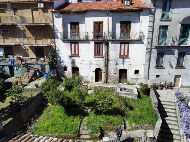 Palazzo in vendita a San Bartolo, Calabria