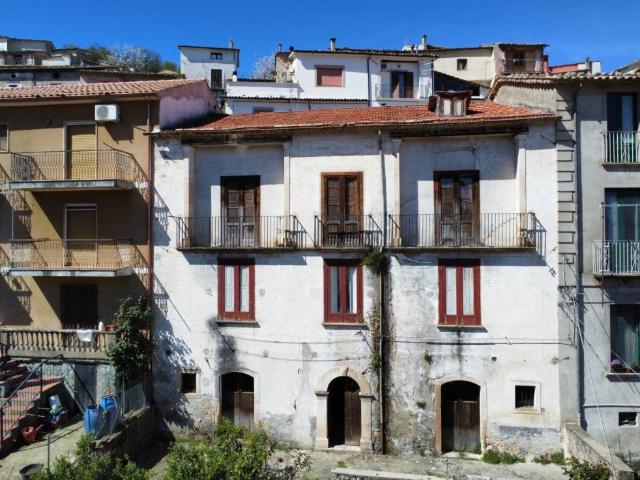 Palazzo in vendita a San Bartolo, Calabria