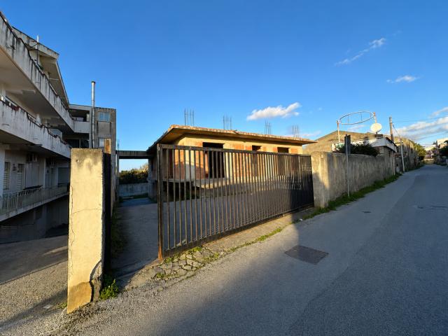 Palazzo in vendita a Merì, Sicilia
