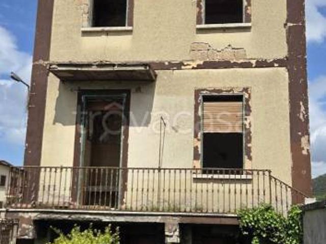 Palazzo in vendita a Tora, Campania