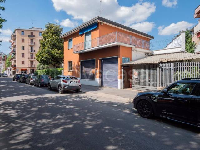 Palazzo in vendita a Municipio 8 di Milano, Milano
