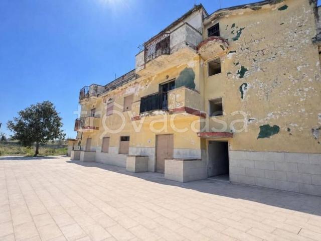 Palazzo in vendita a Mondragone, Campania