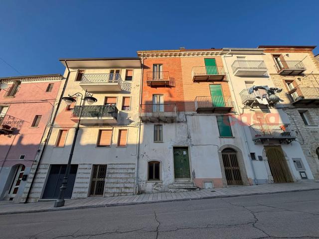 Palazzo in vendita a Montagano, Molise