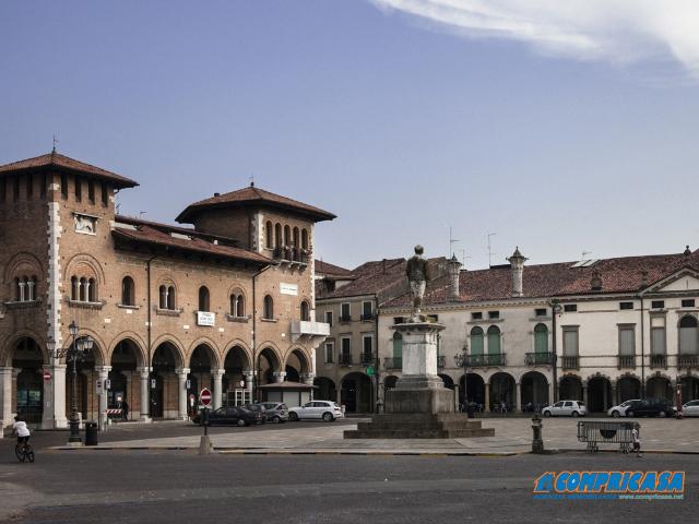 Palazzo in vendita a Montagnana, Veneto