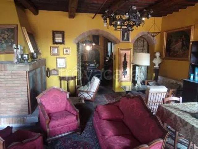 Palazzo in vendita a Monteroni d'Arbia, Siena
