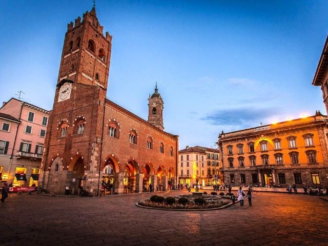 Palazzo in vendita a Monza, Lombardia