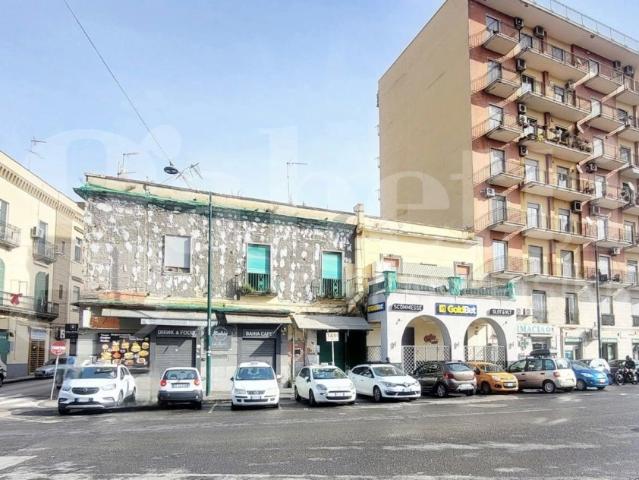 Palazzo in vendita a Coroglio, Campania