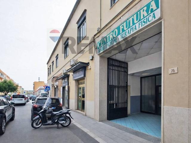 Palazzo in vendita a Municipalità 4, Campania