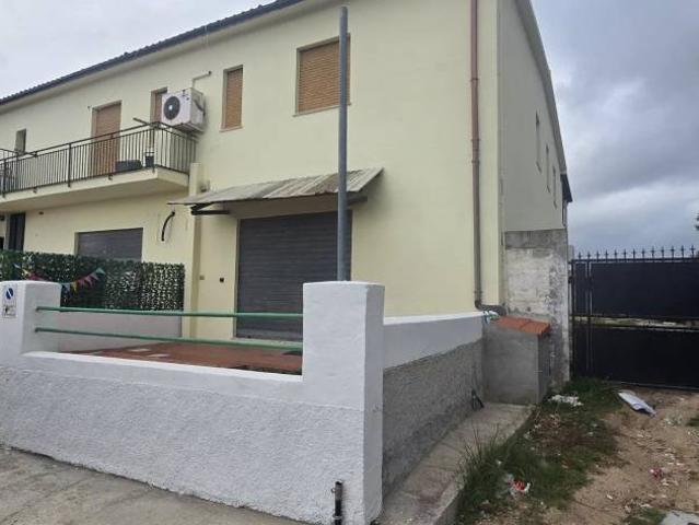 Palazzo in vendita a San Pantaleo, Sassari