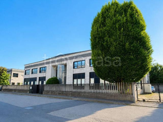 Palazzo in vendita a Locate Triulzi, Lombardia