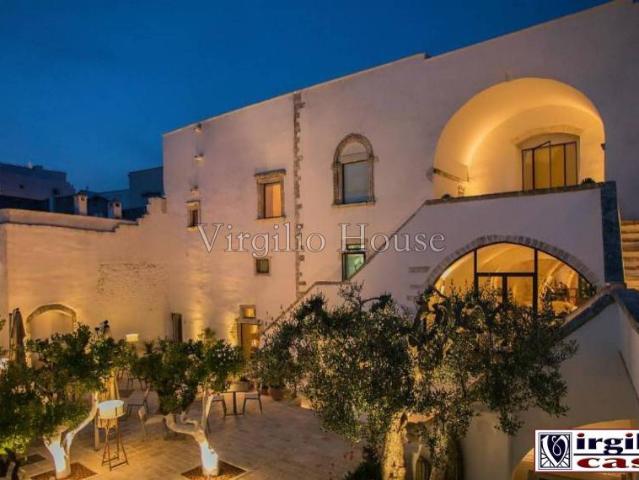 Palazzo in vendita a Ostuni