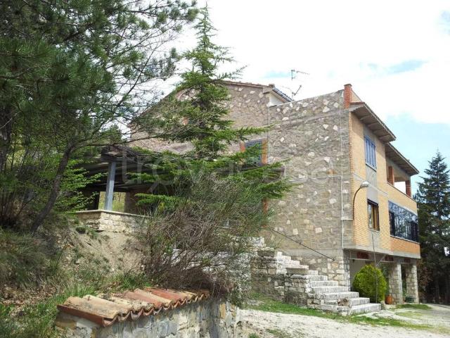 Palazzo in vendita a Cortino, Abruzzo