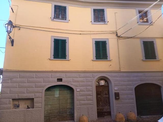 Palazzo in vendita a Legoli, Toscana