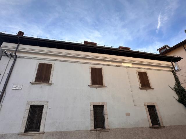 Palazzo in vendita a Pescasseroli, Abruzzo