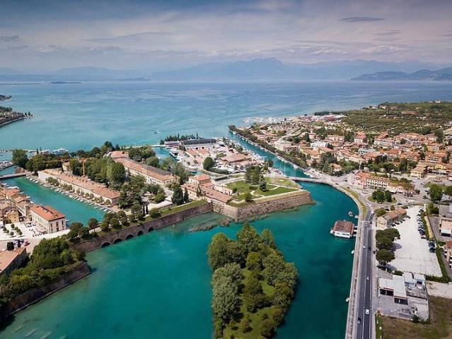 Palazzo in vendita a Peschiera Del Garda, Veneto