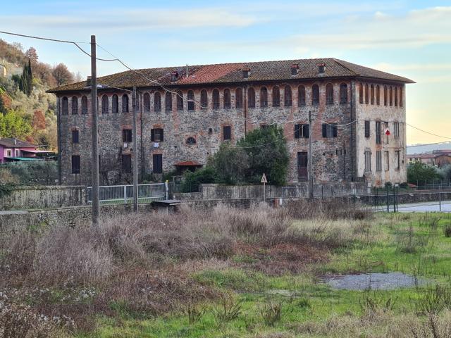 Palazzo in vendita a Uzzano E Castello, Toscana