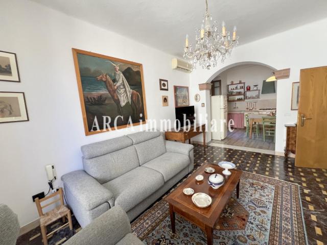 Palazzo in vendita a Tonfano, Toscana