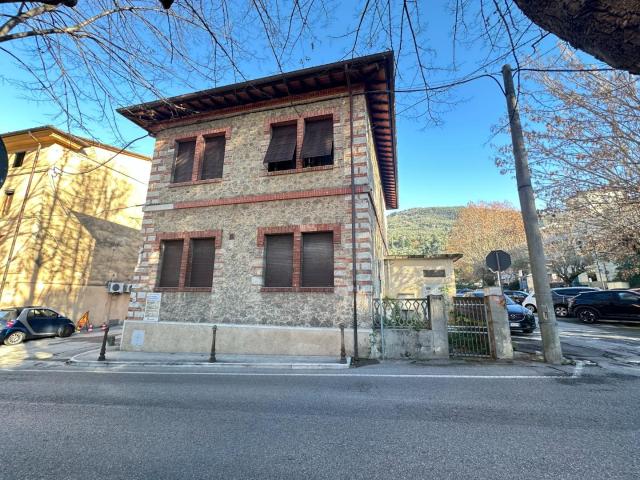 Palazzo in vendita a Tonfano, Toscana