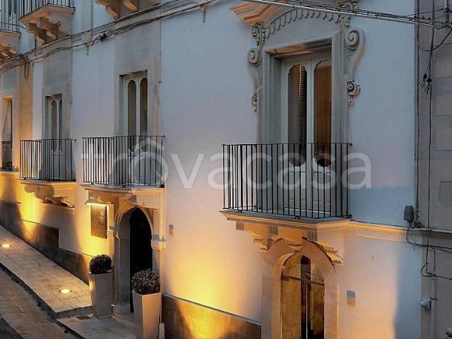 Palazzo in vendita a Ragusa Ibla, Ragusa