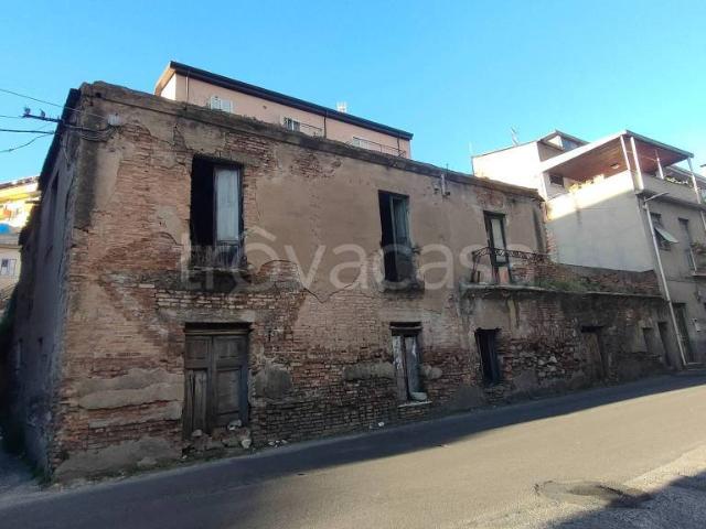 Palazzo in vendita a Calabria, Reggio Calabria