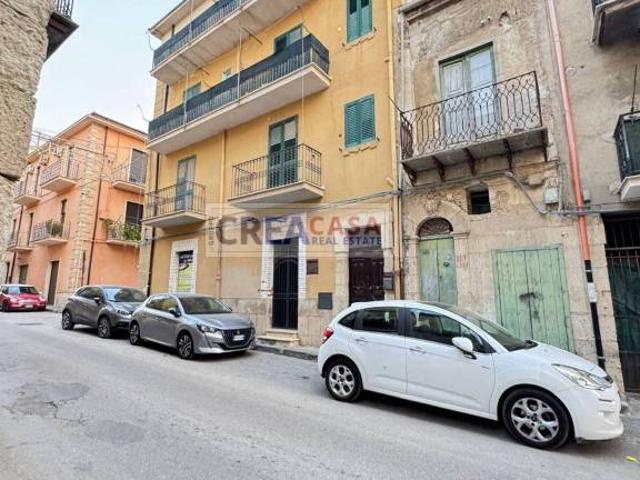 Palazzo in vendita a Riesi, Sicilia