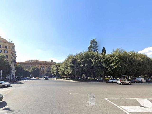 Palazzo in vendita a Municipio Roma I, Roma Capitale
