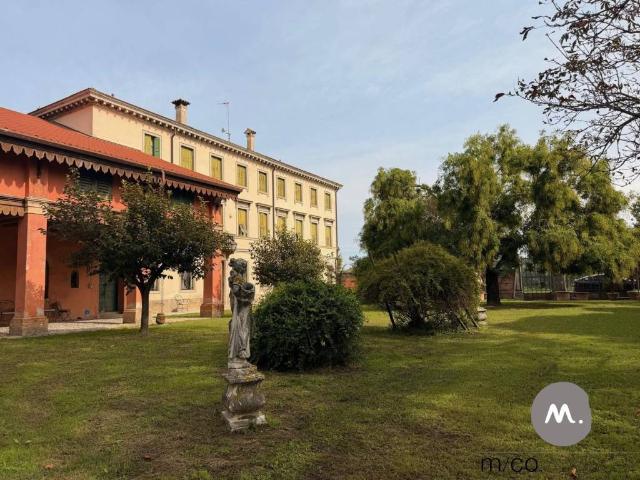 Palazzo in vendita a San Filippo, San Michele al Tagliamento