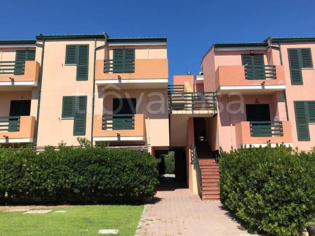 Palazzo in vendita a Sant'Andrea Apostolo dello Ionio, Catanzaro