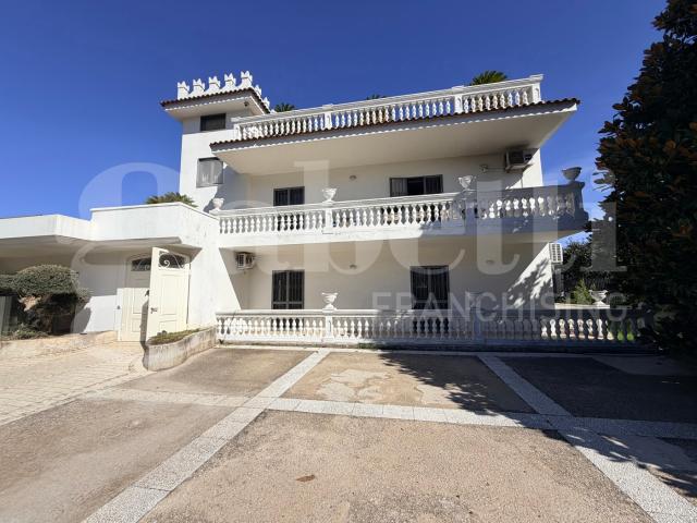 Palazzo in vendita a Sant'Egidio del Monte Albino, Salerno