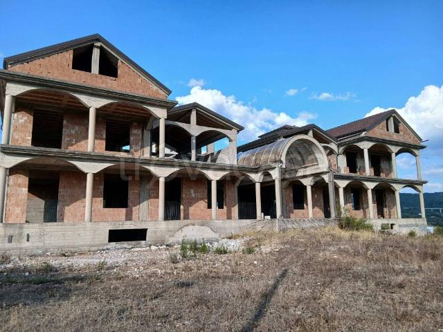 Palazzo in vendita a Satriano di Lucania, Potenza