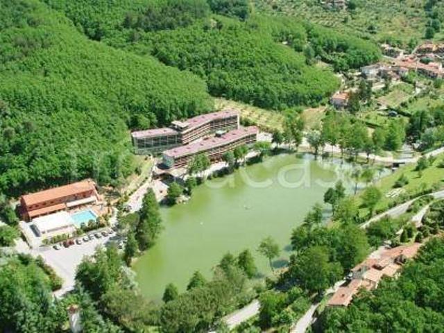 Palazzo in vendita a Serravalle Pistoiese, Pistoia