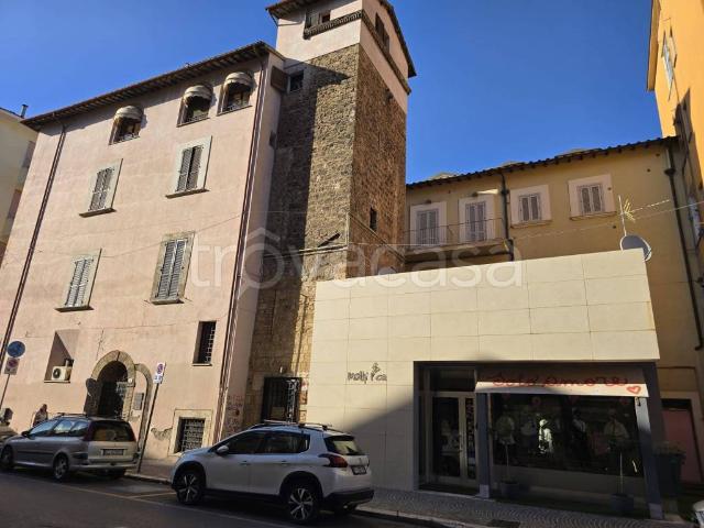 Palazzo in vendita a Città Giardino, Terni