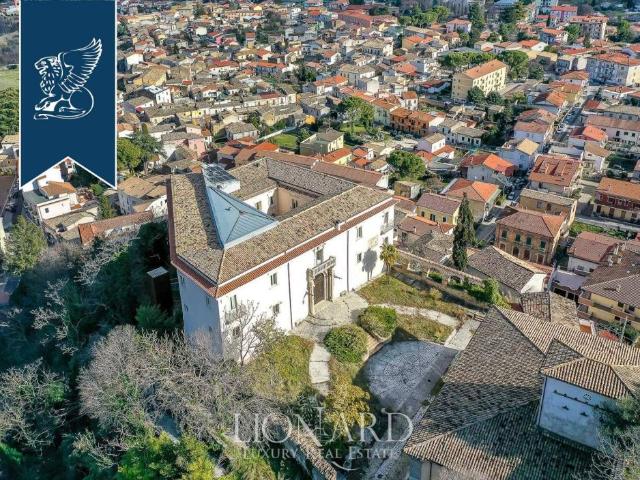 Palazzo in vendita a Torre De' Passeri, Abruzzo