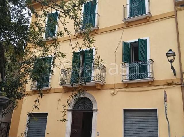 Palazzo in vendita a Torre De' Passeri, Abruzzo