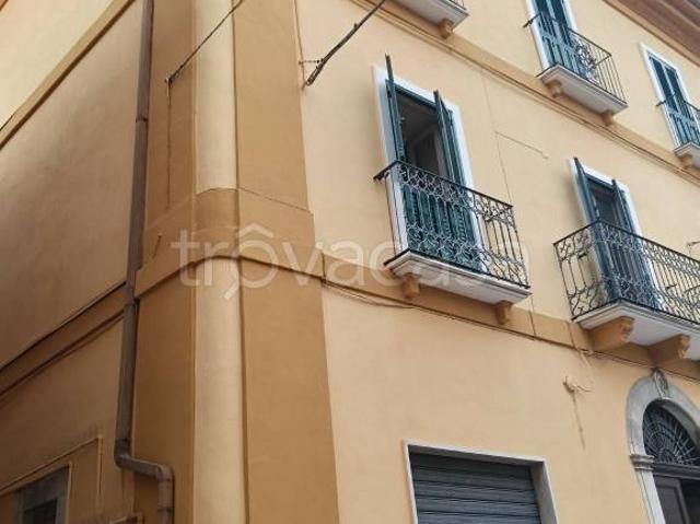 Palazzo in vendita a Torre De' Passeri, Abruzzo