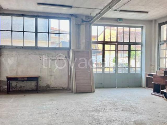 Palazzo in vendita a Travagliato, Lombardia