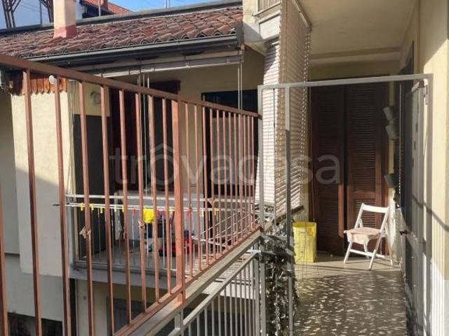 Palazzo in vendita a Trecate, Novara