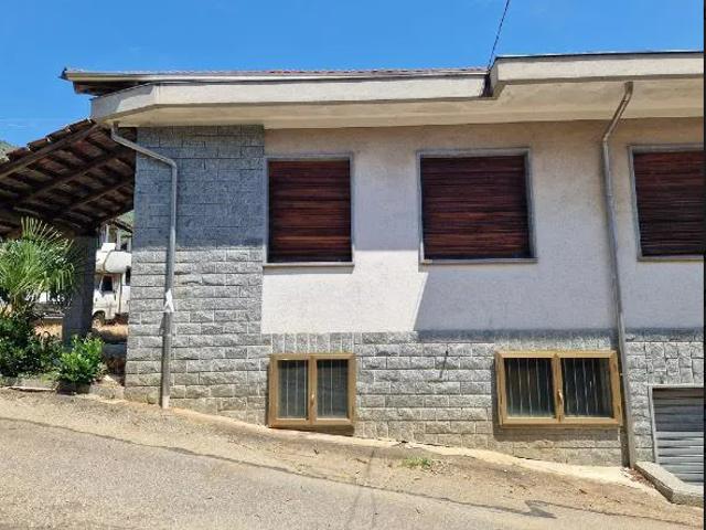 Palazzo in vendita a Unione Montana di Comuni delle Valli di Lanzo, Ceronda e Casternone, Piemonte