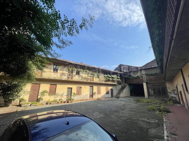 Palazzo in vendita a Varallo Pombia, Novara