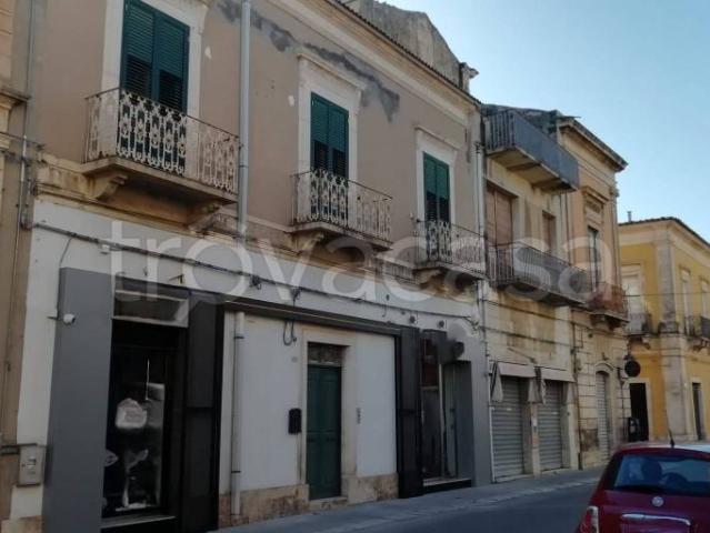 Palazzo in vendita a Vittoria, Sicilia